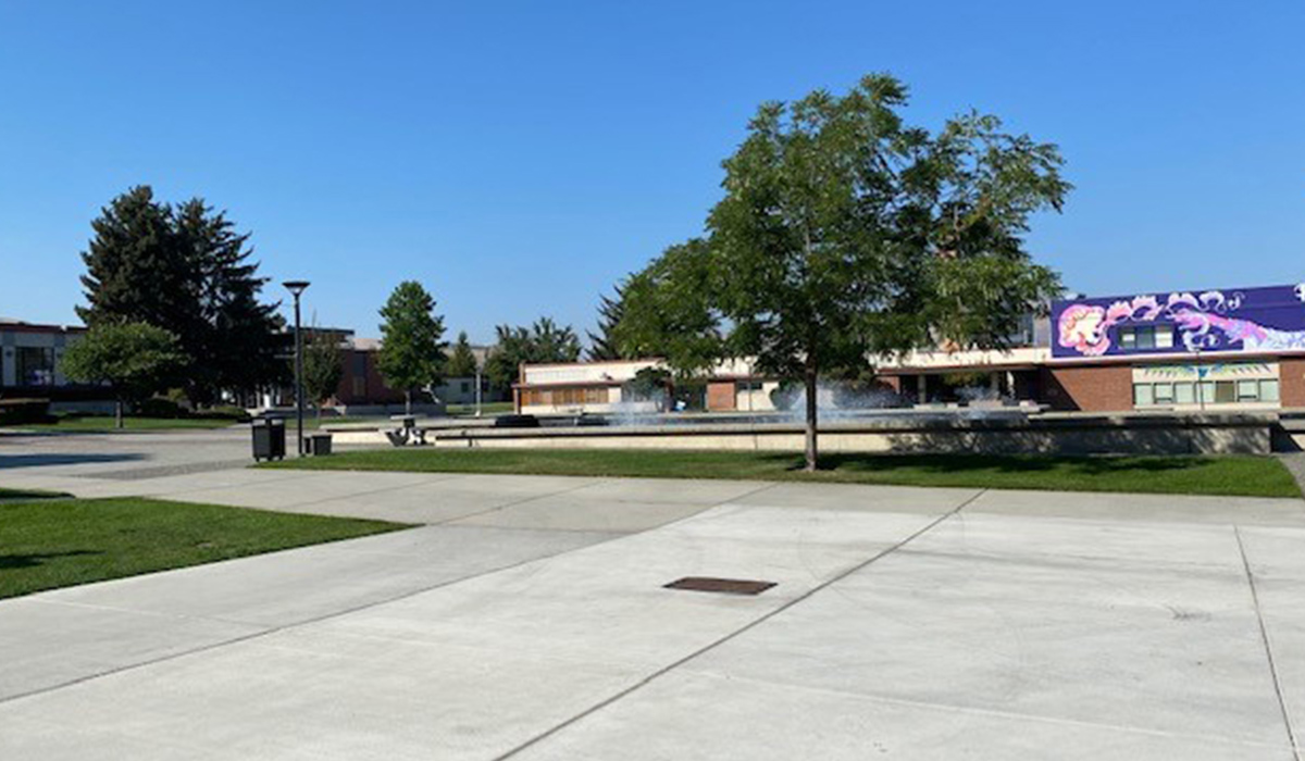 La fuente situada en el centro del campus de WVC en Wenatchee.