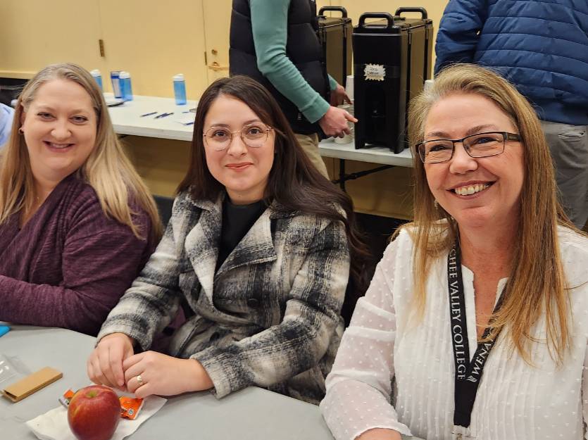 Lisa Harger, Lorelei Navarro y Wendi Martin, miembros del equipo de Recursos Humanos