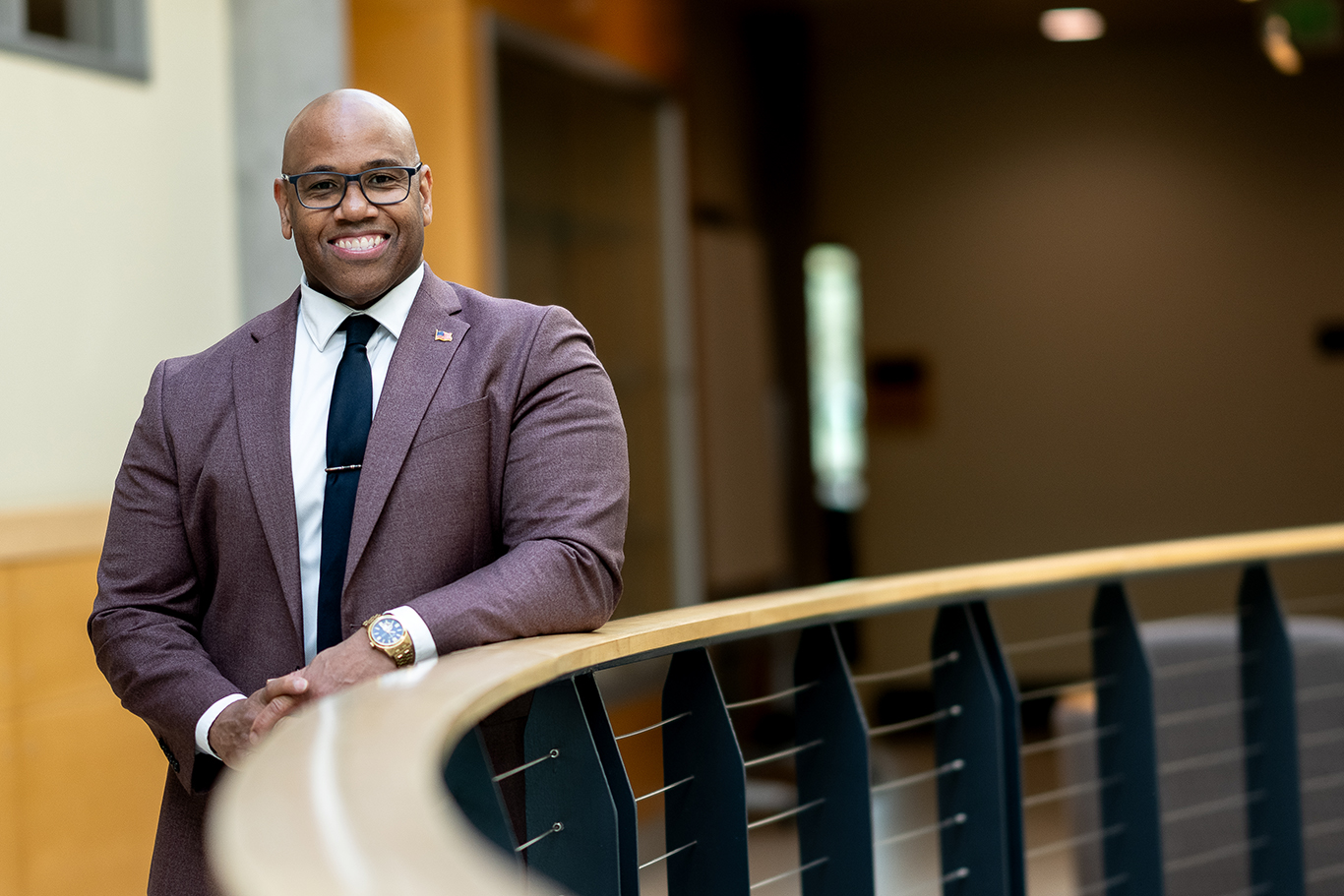 Fotografía del presidente Faimous Harrison