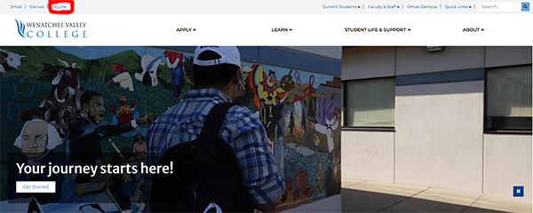 Una captura de pantalla de la página de inicio del Wenatchee Valley College en la que la pestaña «ctcLink» aparece marcada con un círculo rojo.