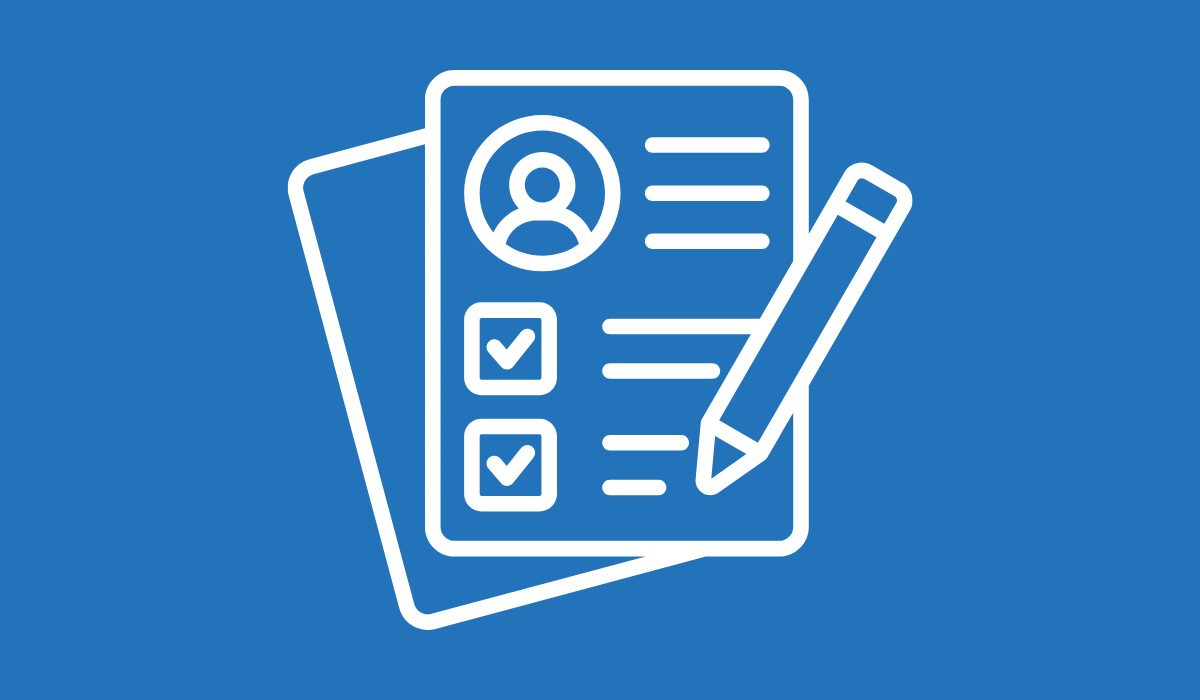 Un icono que representa un papel y un lápiz sobre un fondo azul.