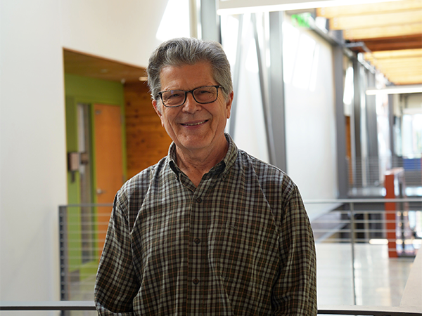 Mike Choman, miembro del cuerpo docente del WVC