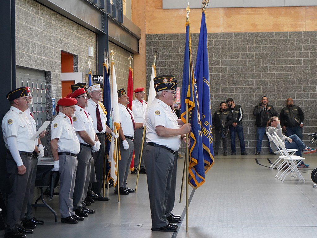 Veteranos en el campus de Wenatchee para el monumento conmemorativo de la Guerra de Vietnam